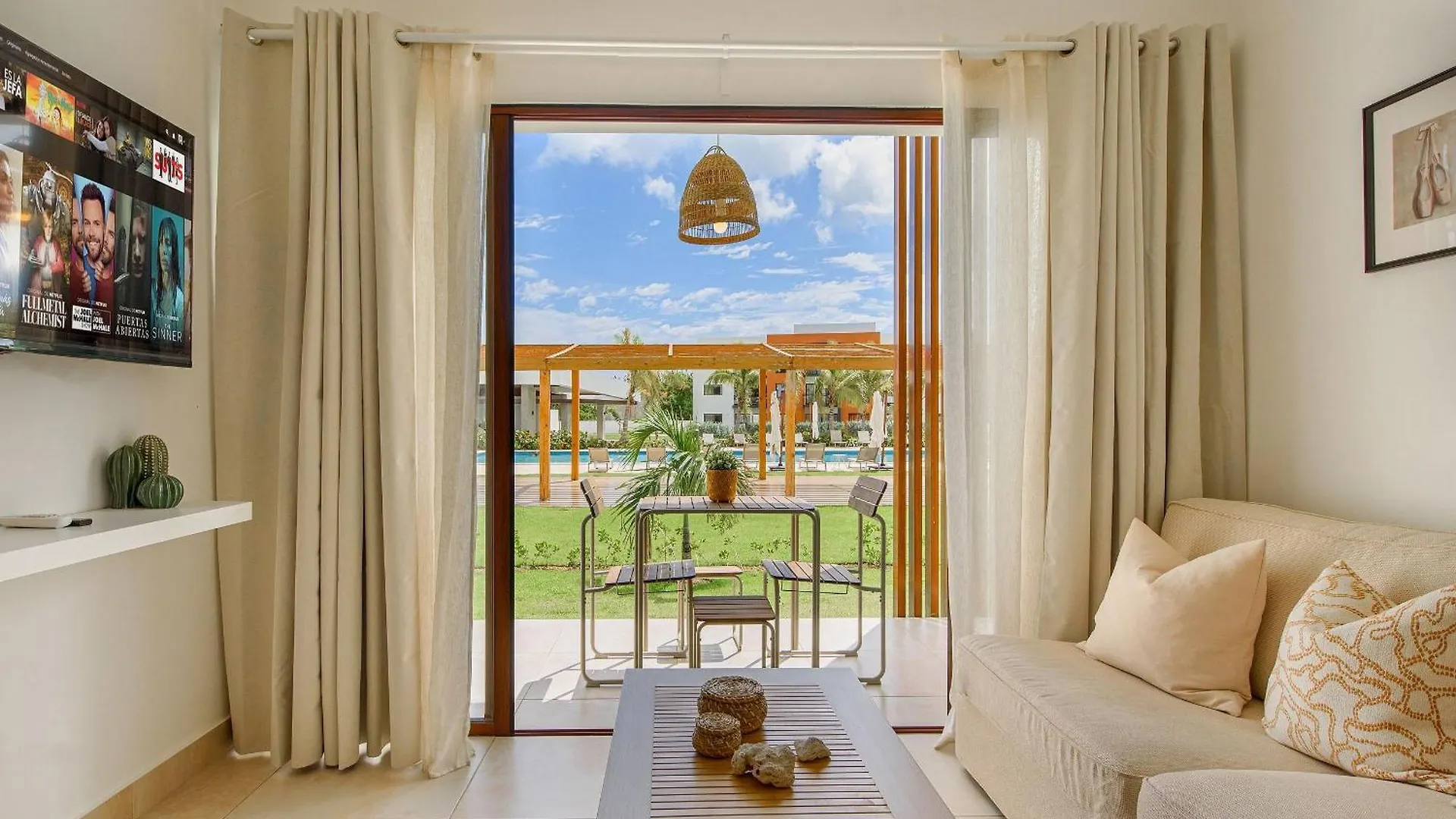 Primer Piso Frente A La Piscina Con Gimnasio Punta Cana Apartment