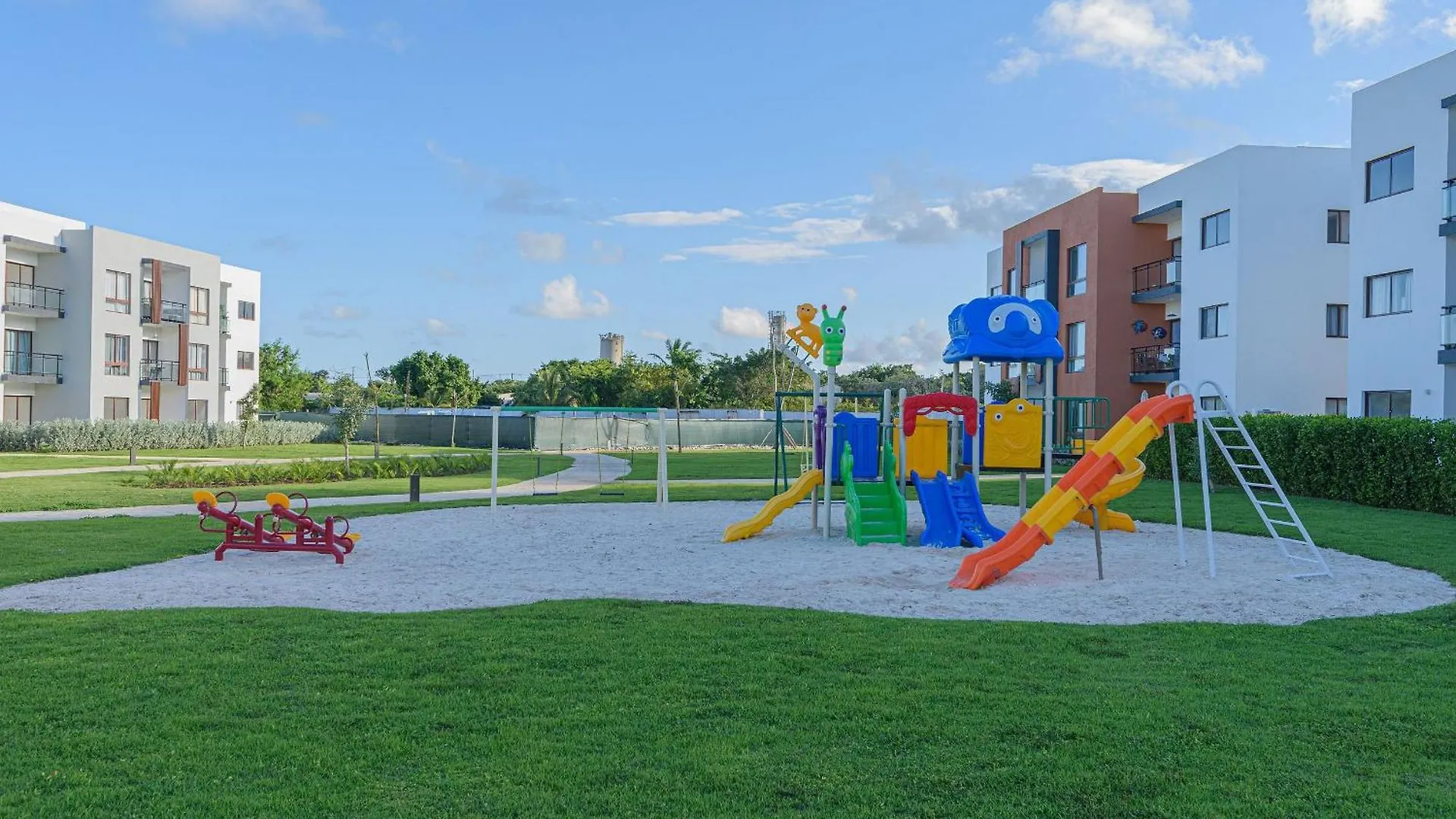 Primer Piso Frente A La Piscina Con Gimnasio Punta Cana Apartment